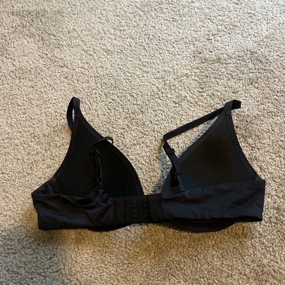 Skims Wireless Form Push Up Plunge Bra Size 34A Black - Picture 4 of 5
